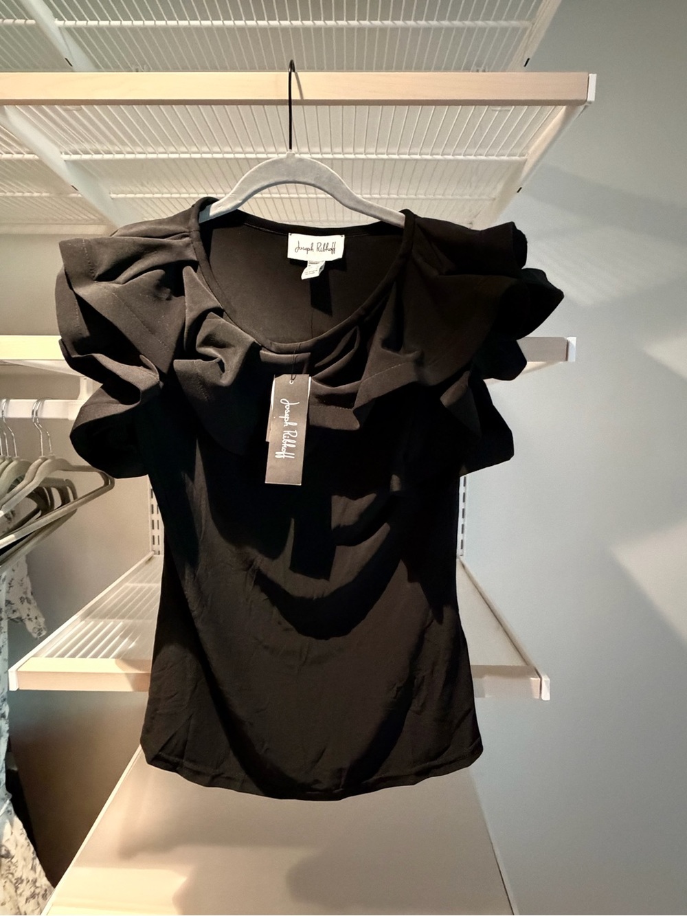 Dramatic Ruffled Joseph Ribkoff Black Women's Top - Picture 2 of 3